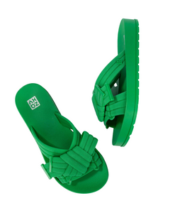 ZAXY URBANA SLIDE AD
